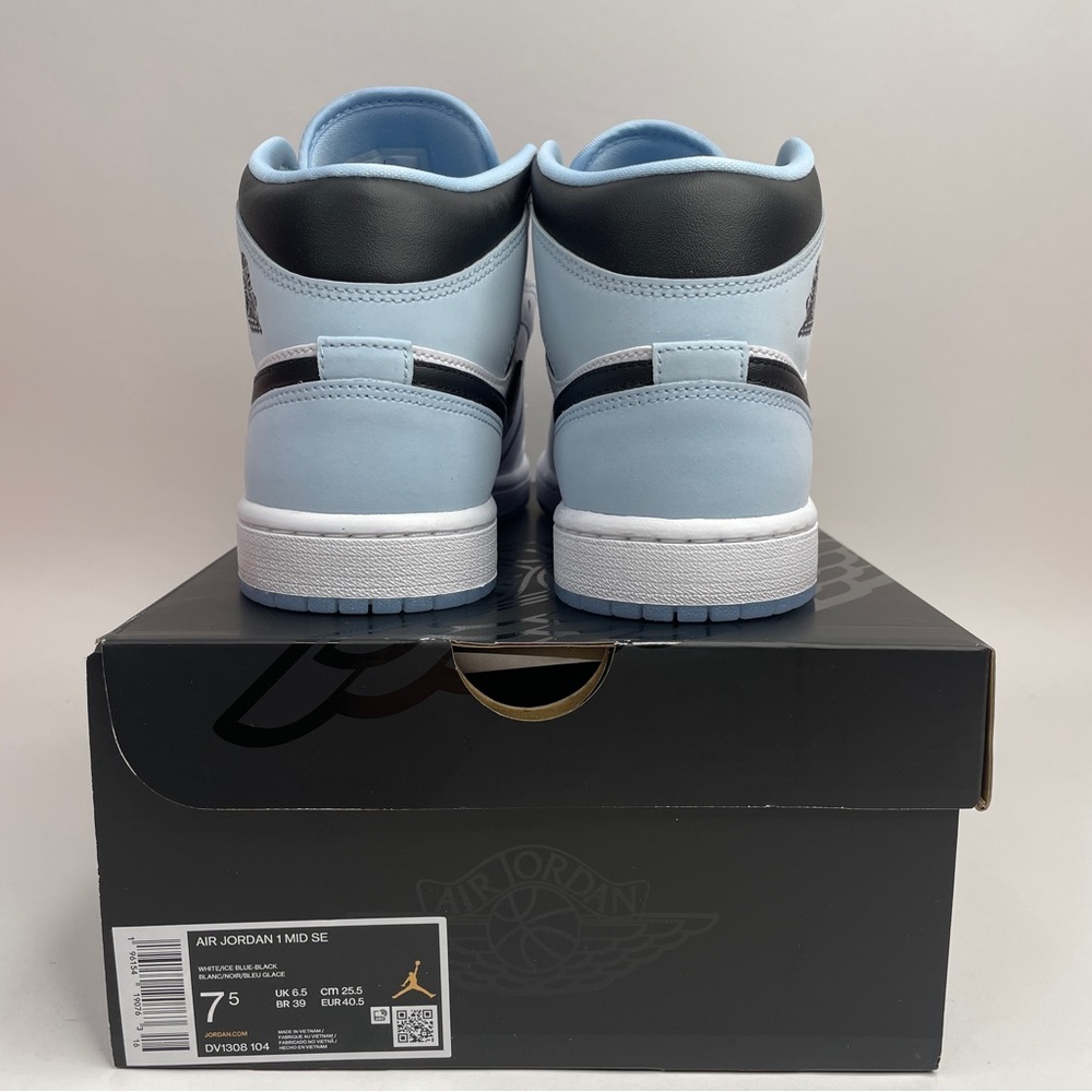 Nike Air Jordan 1 Retro Mid SE “Ice Blue/UNC” 2023 - Picture 4 of 4